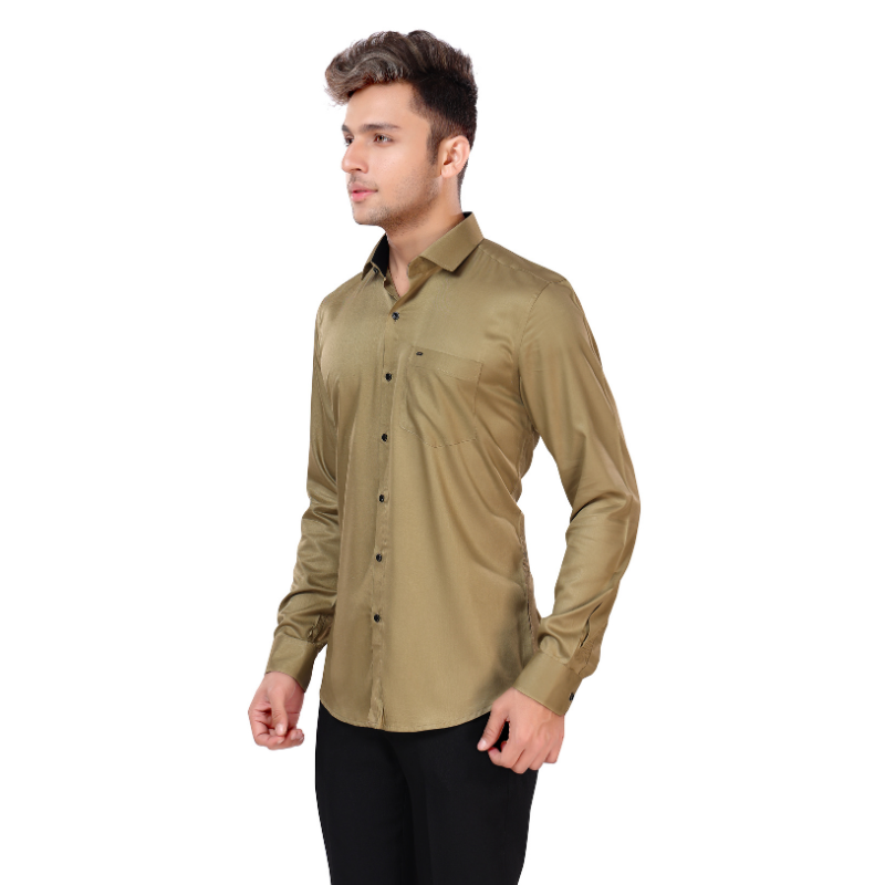 Model Satin