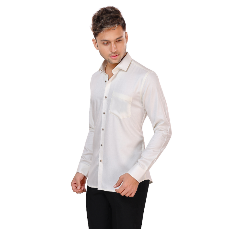 Model Satin