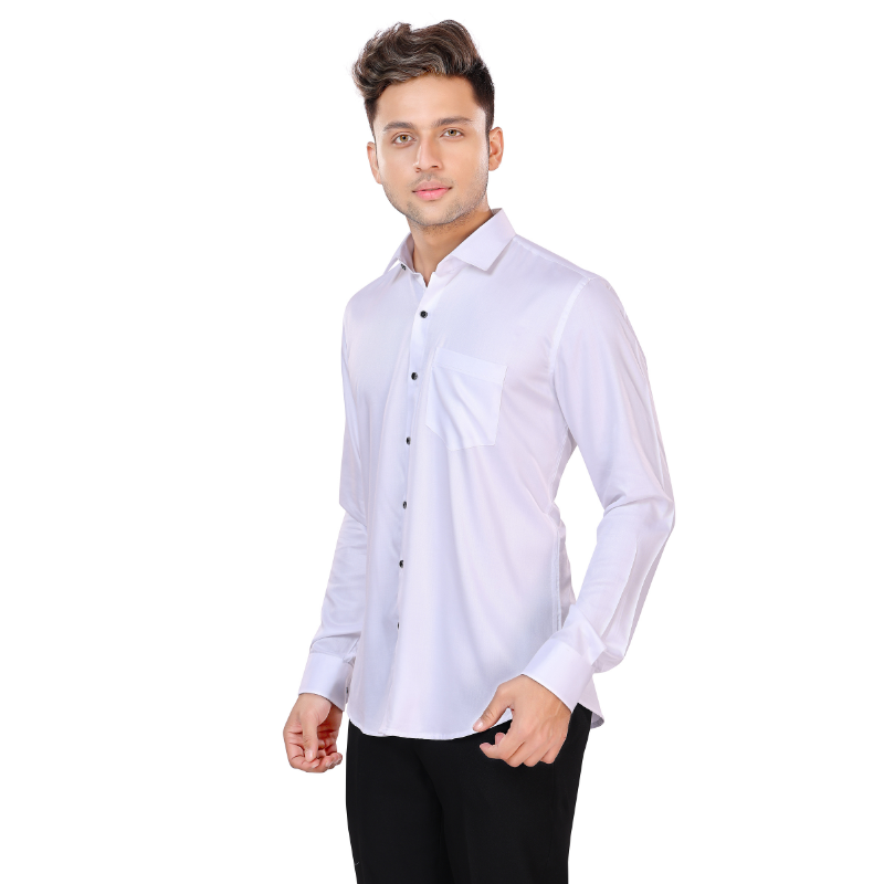 Model Satin